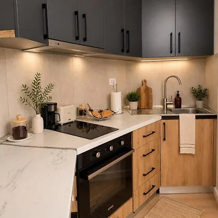 Appartement Sol In Bllok, Tirana
